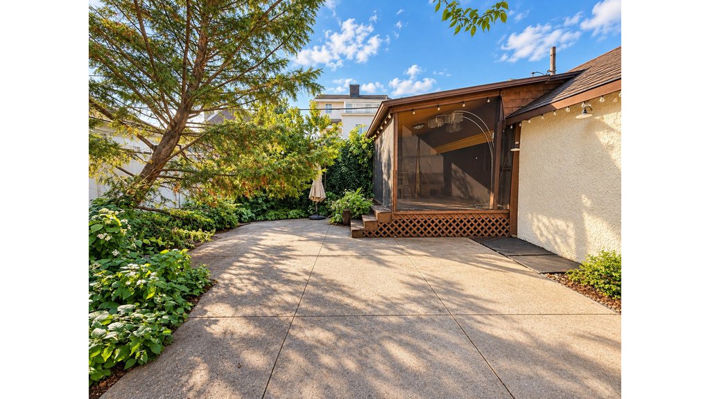 3848 Laurel Avenue – For Sale photo 28