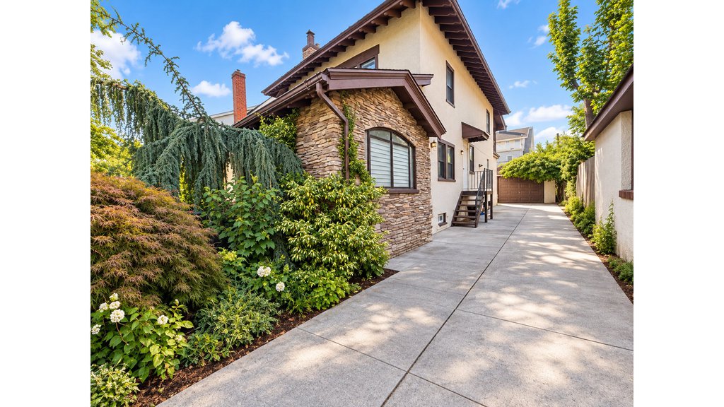 3848 Laurel Avenue – For Sale photo 30