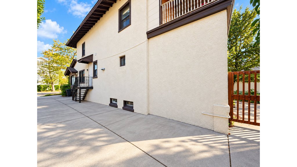 3848 Laurel Avenue – For Sale photo 33