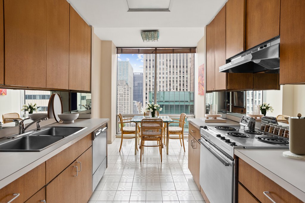 641 Fifth Avenue, Unit 23A photo 9