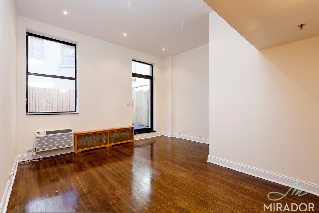 455 Park Avenue South, Unit 204 photo 3