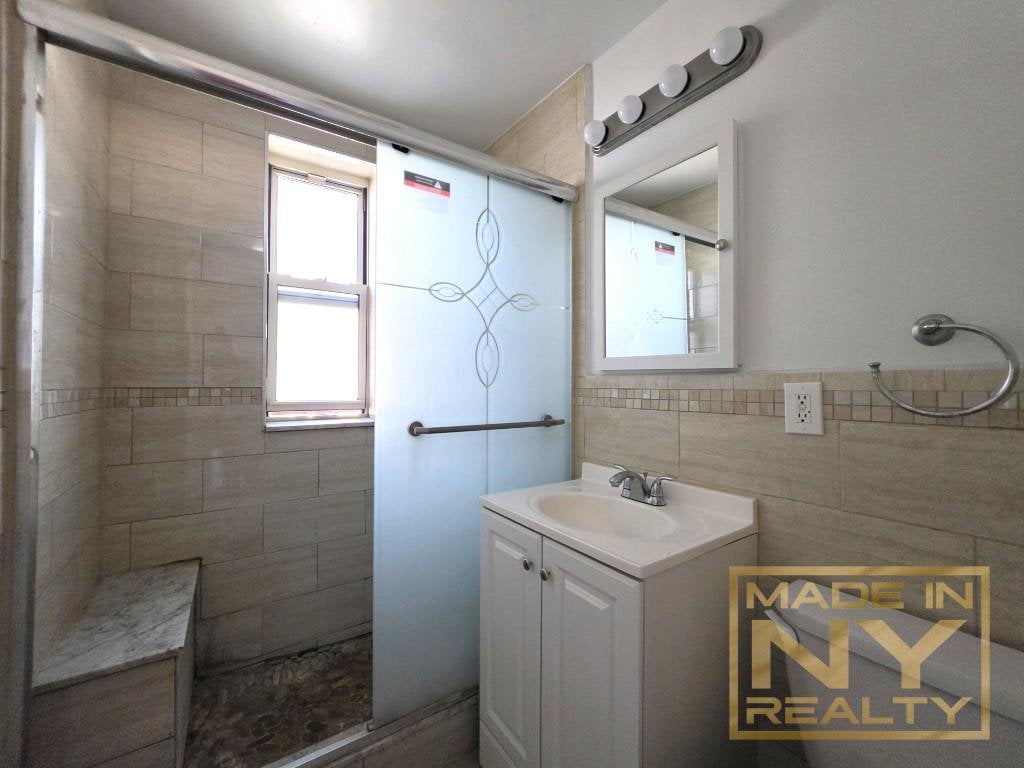 189-14 Crocheron Avenue, Unit 412 photo 5