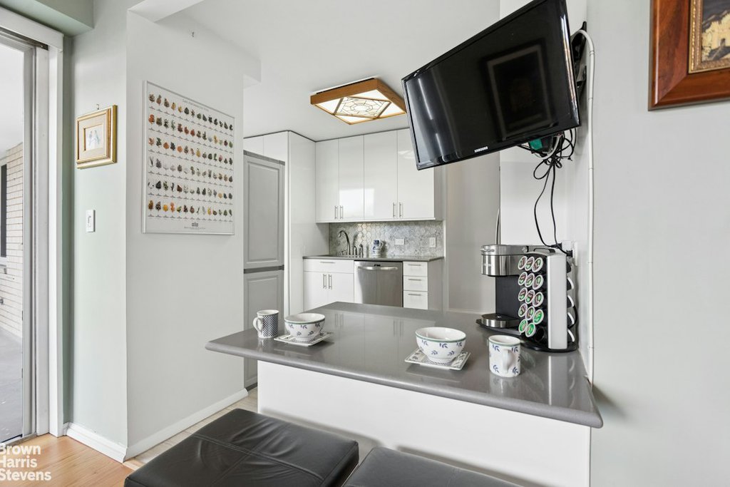 3333 Henry Hudson Parkway, Unit 2A photo 6