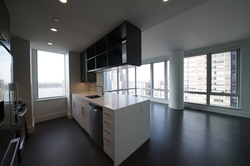 555 Tenth Avenue, Unit 19A