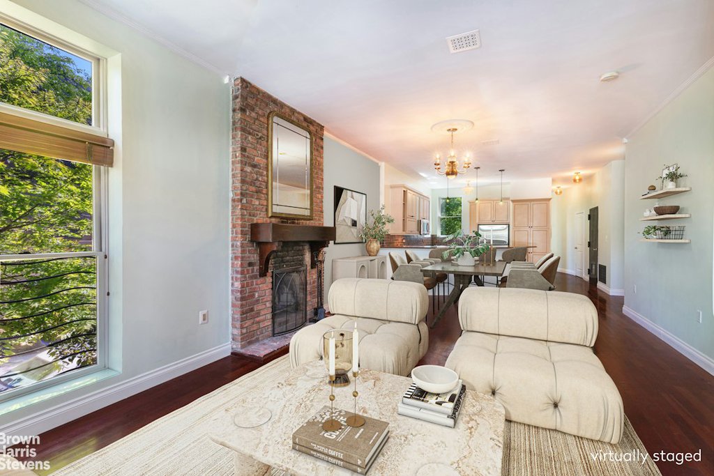 2119 Fifth Avenue, Unit 1 photo 2