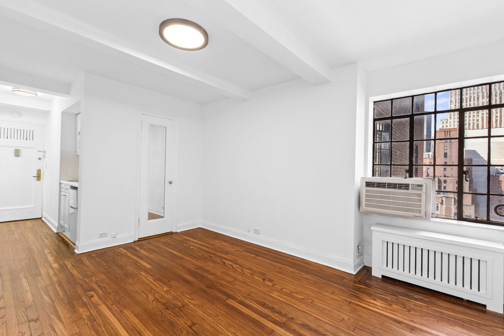 25 Tudor City Place, Unit 1617