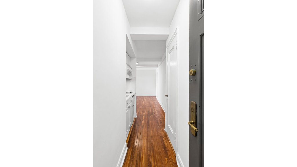 25 Tudor City Place, Unit 1617 photo 7