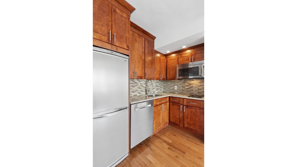 5 Tudor City Place, Unit 838 photo 3