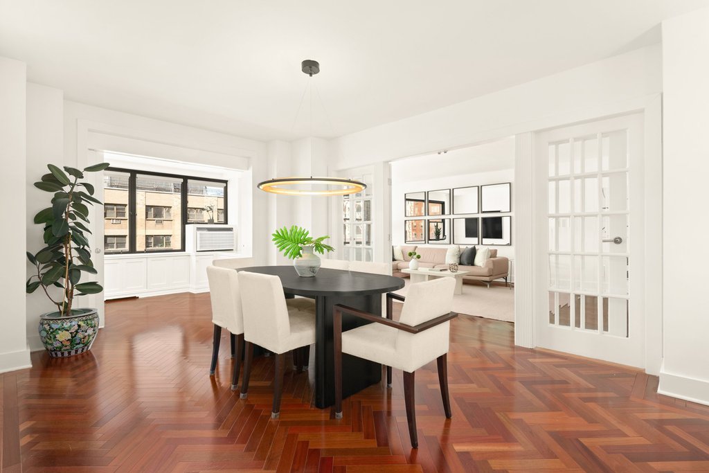 35 Sutton Place, Unit 9E photo 5