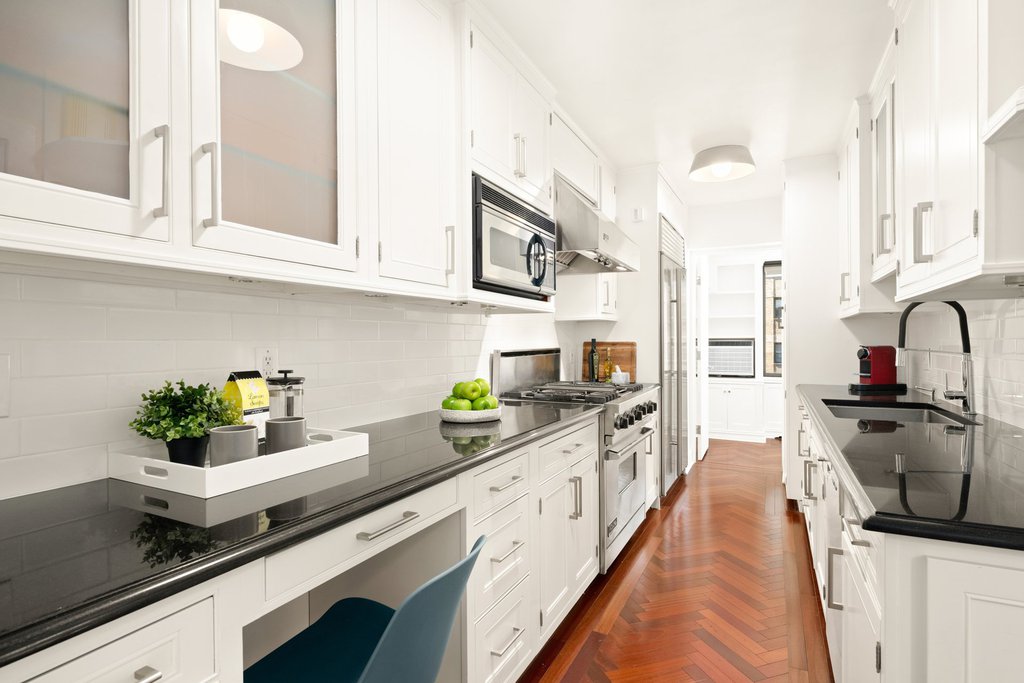 35 Sutton Place, Unit 9E photo 6