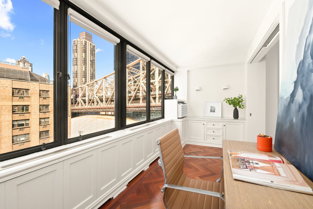 35 Sutton Place, Unit 9E photo 7