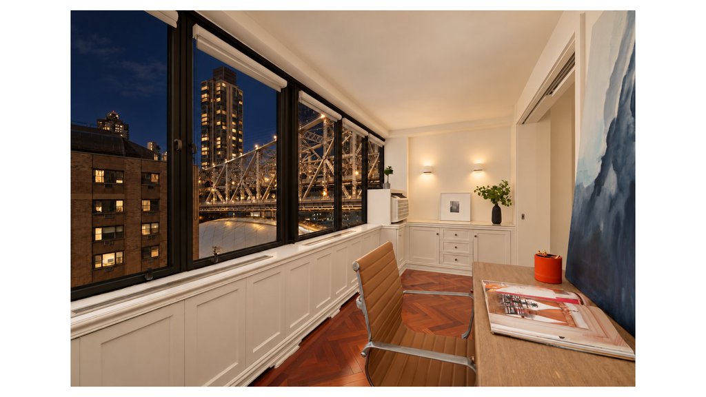 35 Sutton Place, Unit 9E photo 8