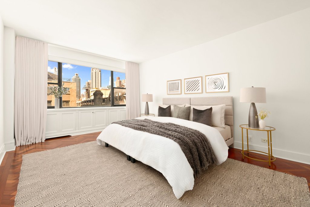 35 Sutton Place, Unit 9E photo 11