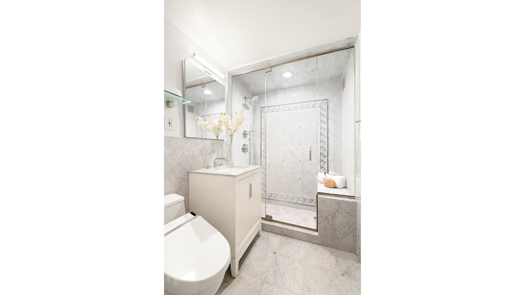 35 Sutton Place, Unit 9E photo 15