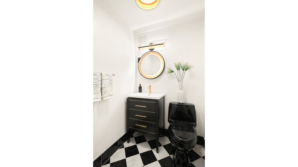 35 Sutton Place, Unit 9E photo 17