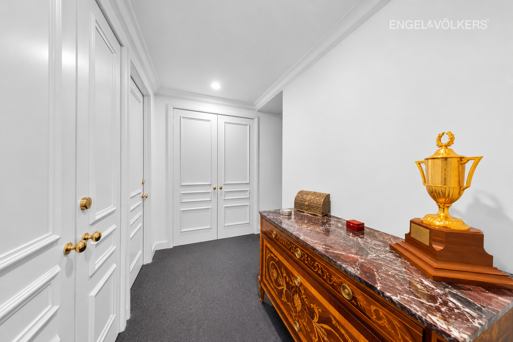 200 East 69th Street, Unit 34C photo 17