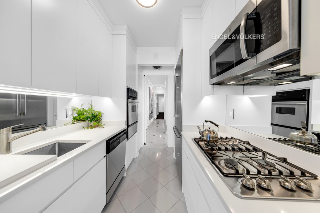 200 East 69th Street, Unit 34C photo 20