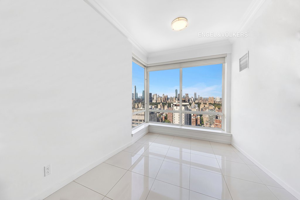 200 East 69th Street, Unit 34C photo 22