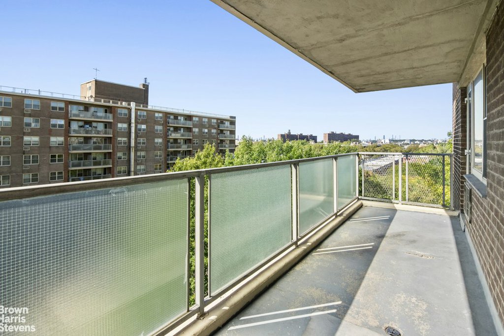 12421 Flatlands Avenue, Unit 7H photo 3