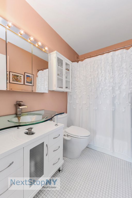 245 East 54th Street, Unit 29L photo 5