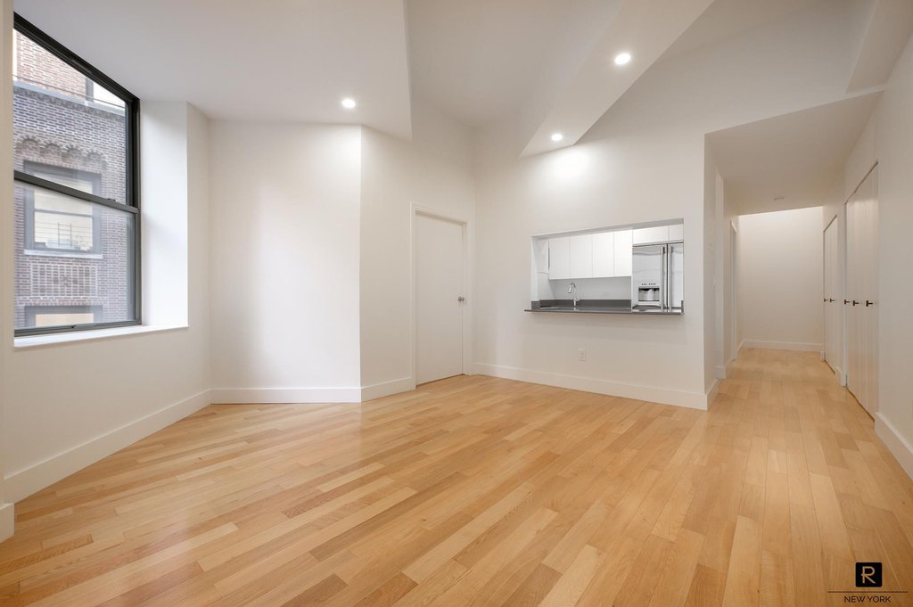 99 John Street, Unit 1007