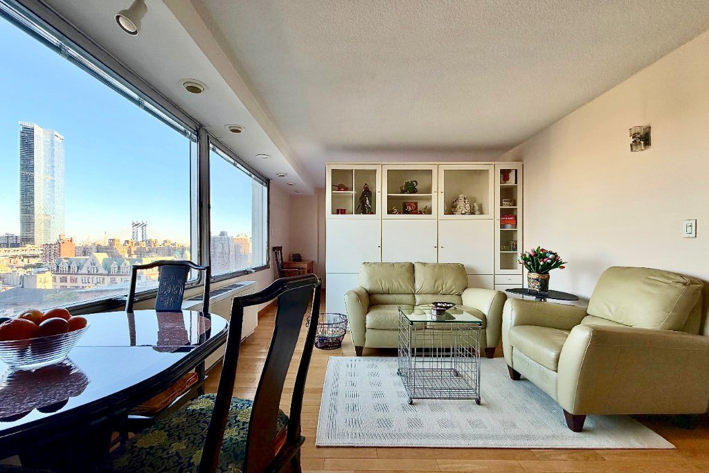 180 Park Row, Unit 13E photo 4