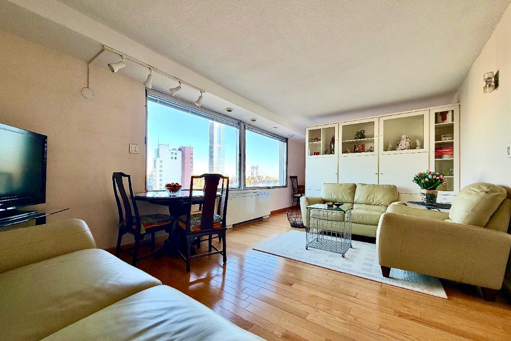 180 Park Row, Unit 13E photo 5