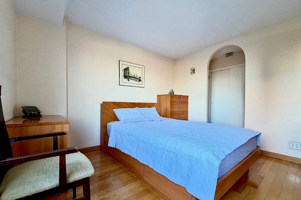 180 Park Row, Unit 13E photo 11