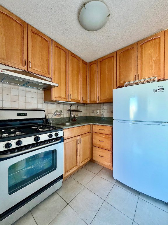 180 Park Row, Unit 13E photo 13