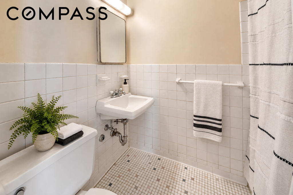 115 East 9th Street, Unit 3H photo 8
