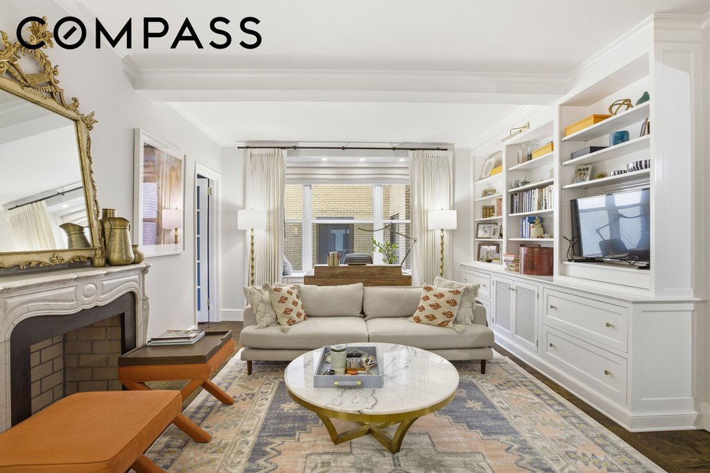 60 Gramercy Park North, Unit 8D photo 4