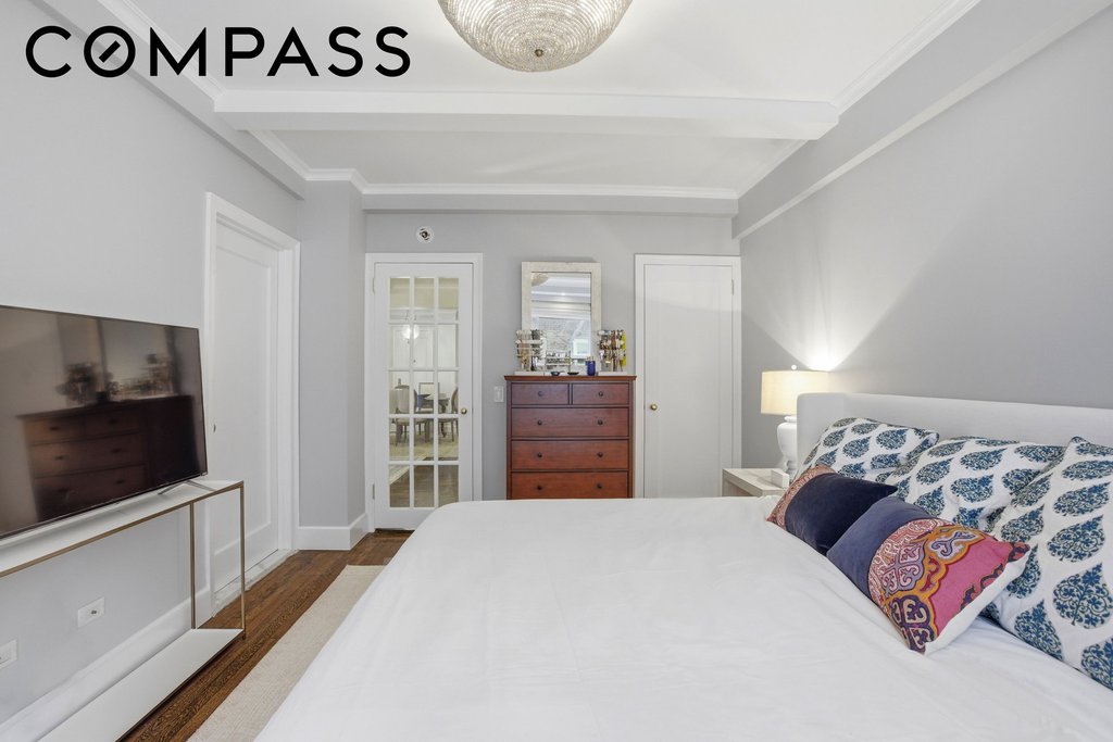 60 Gramercy Park North, Unit 8D photo 7