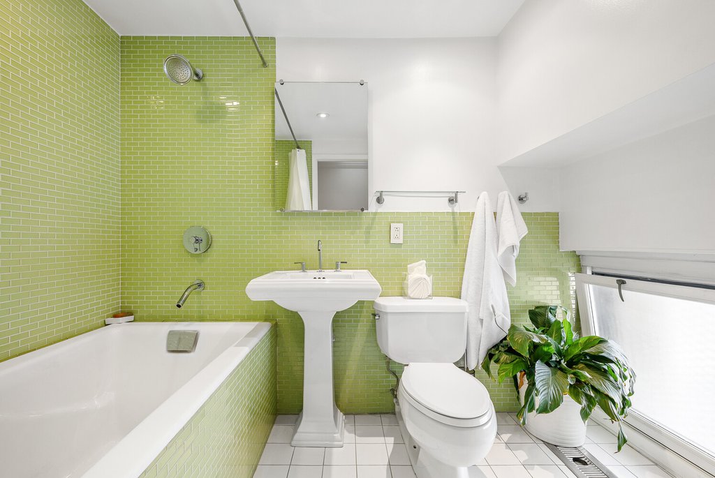 3 Hanover Square, Unit 22B photo 9