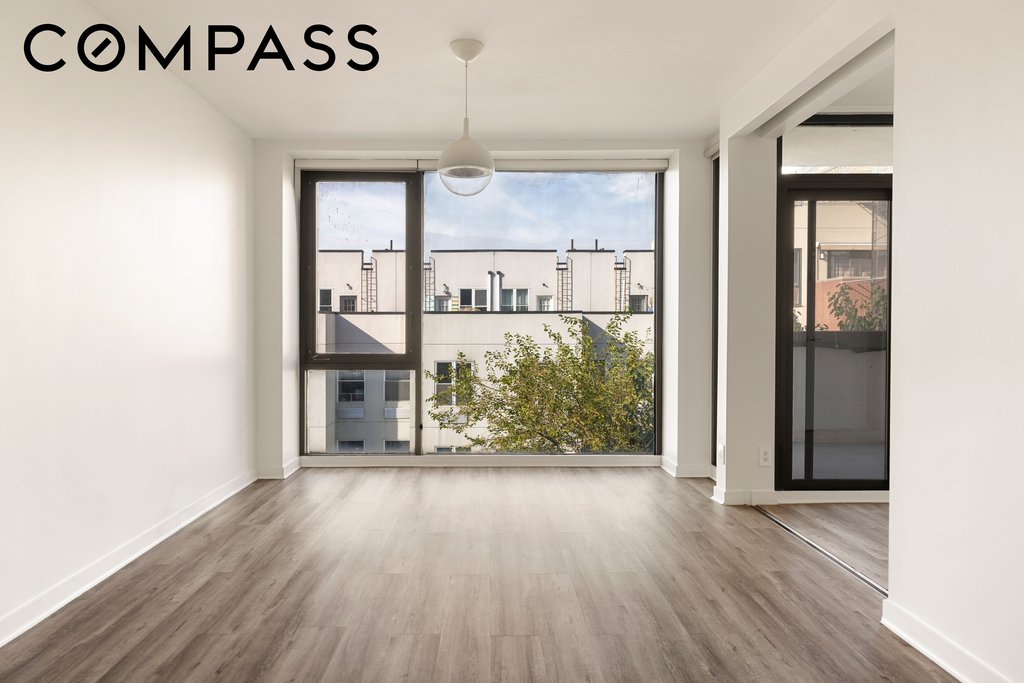 29 Montrose Avenue, Unit 5B photo 2