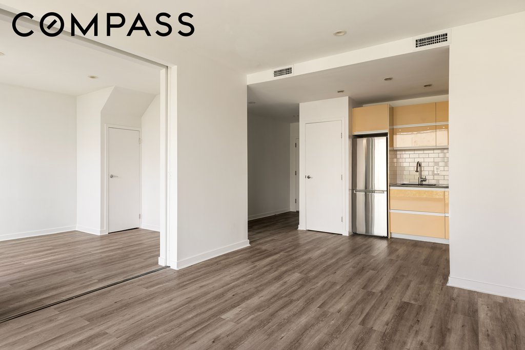 29 Montrose Avenue, Unit 5B photo 6