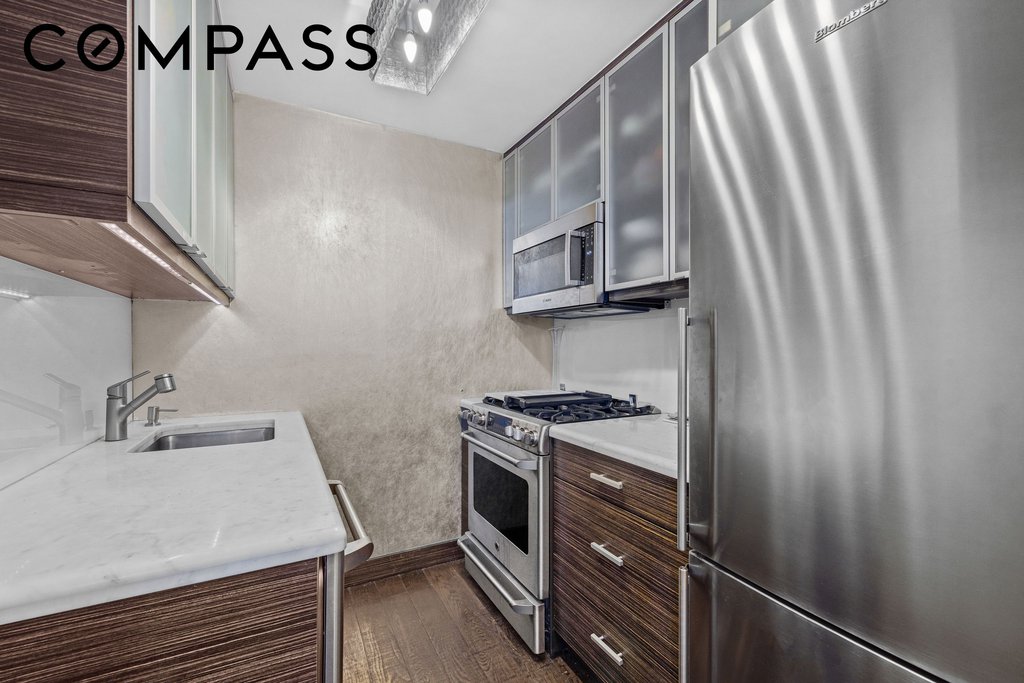 301 East 62nd Street, Unit 2B photo 6