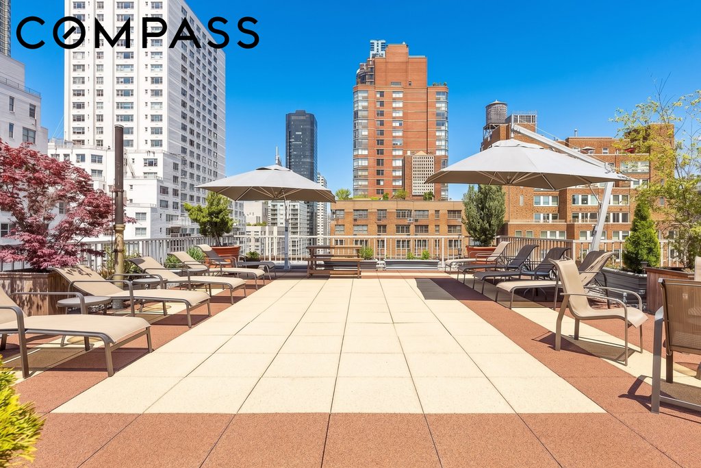 301 East 62nd Street, Unit 2B photo 9