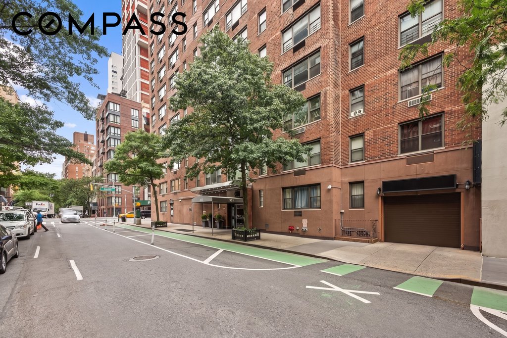 301 East 62nd Street, Unit 2B photo 12