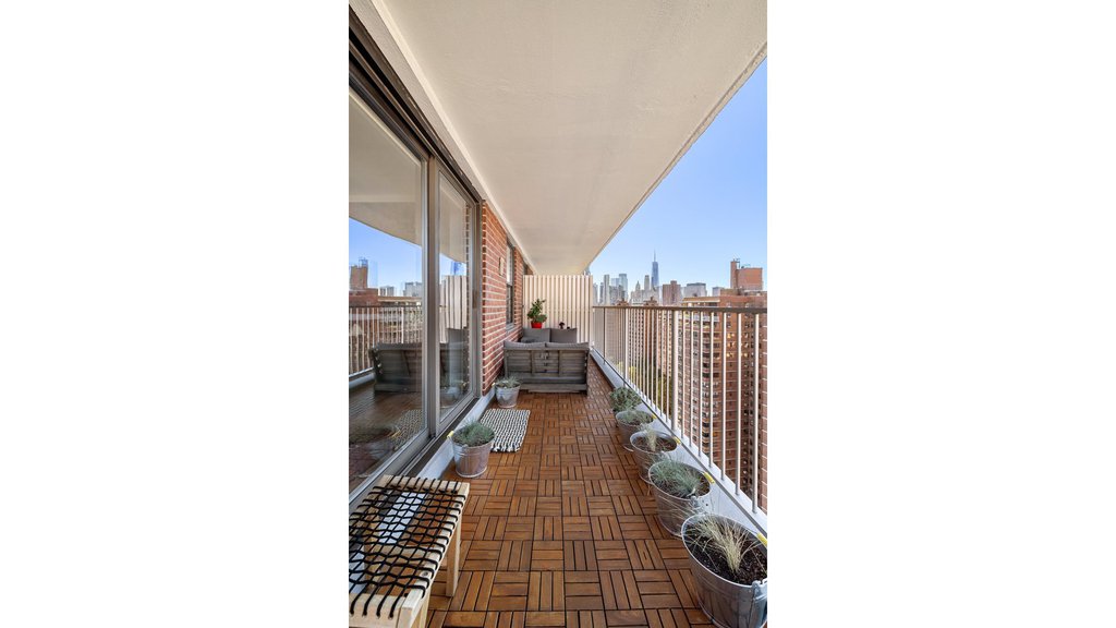 264 East Broadway, Unit C2003 photo 11