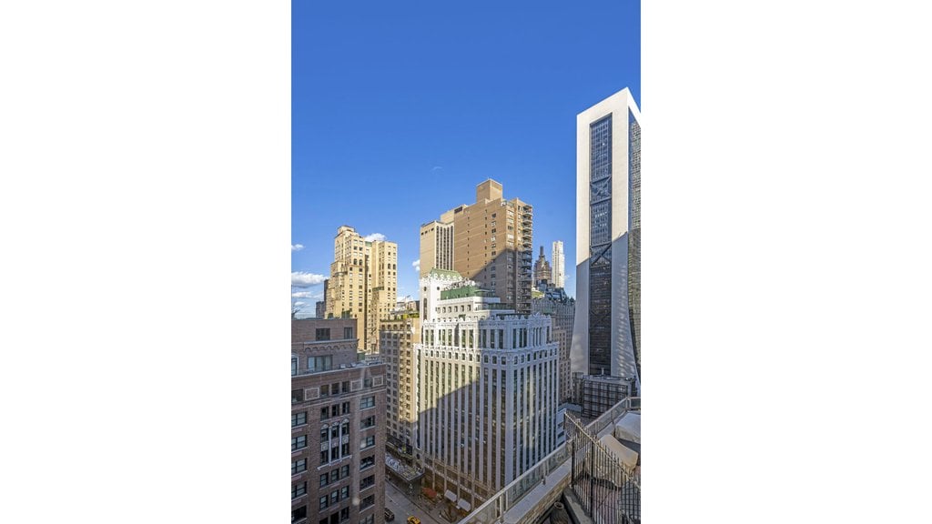 100 West 57th Street, Unit 21B photo 2