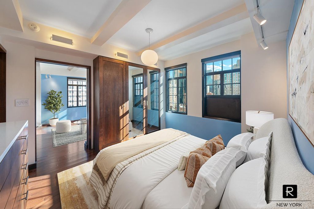 320 East 42nd Street, Unit 1918 photo 3