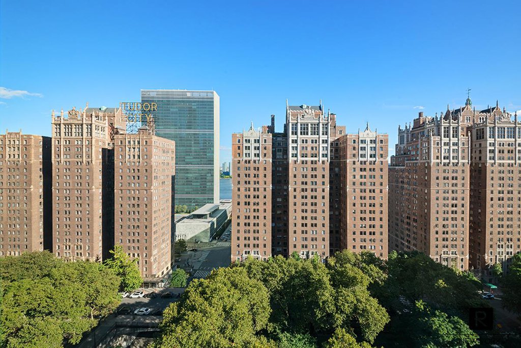 320 East 42nd Street, Unit 1918 photo 10