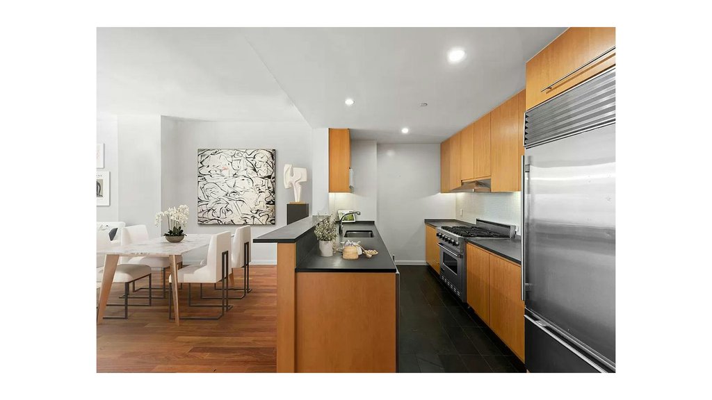 255 Hudson Street, Unit 5A photo 3