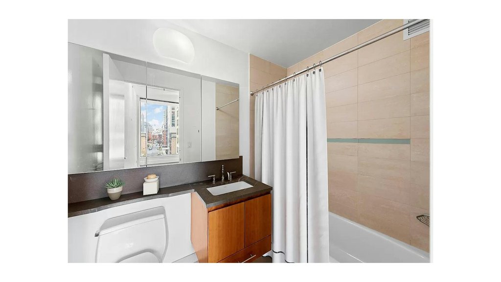 255 Hudson Street, Unit 5A photo 10