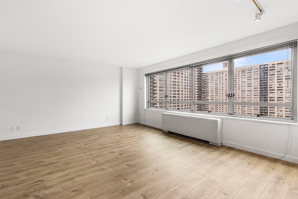 170 West End Avenue, Unit 15L photo 2