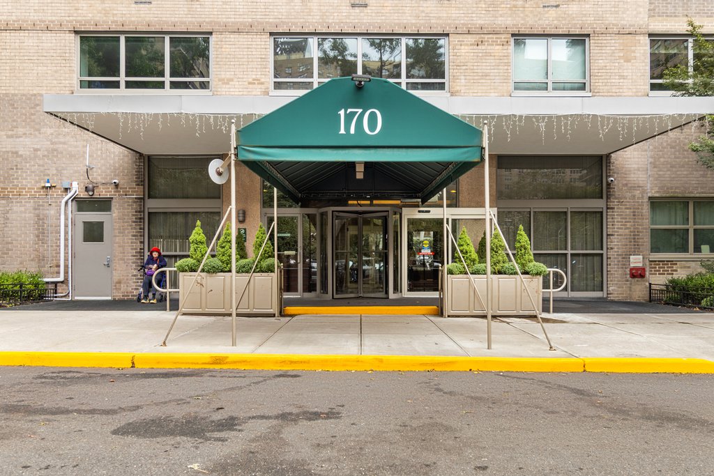 170 West End Avenue, Unit 15L photo 19