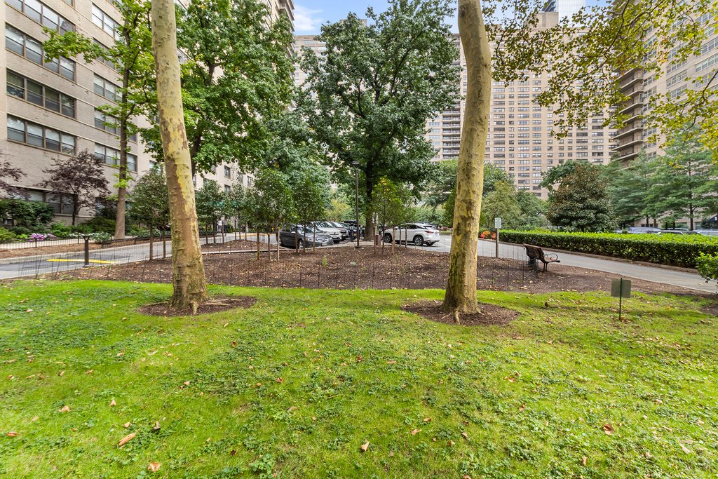 170 West End Avenue, Unit 15L photo 21