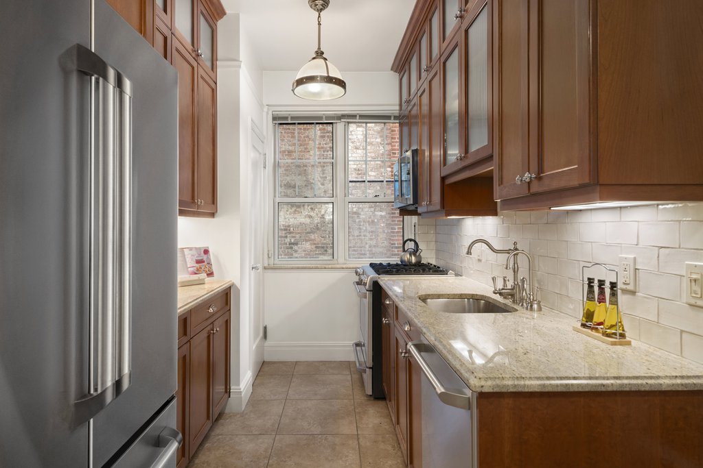 310 West End Avenue, Unit 2D photo 3