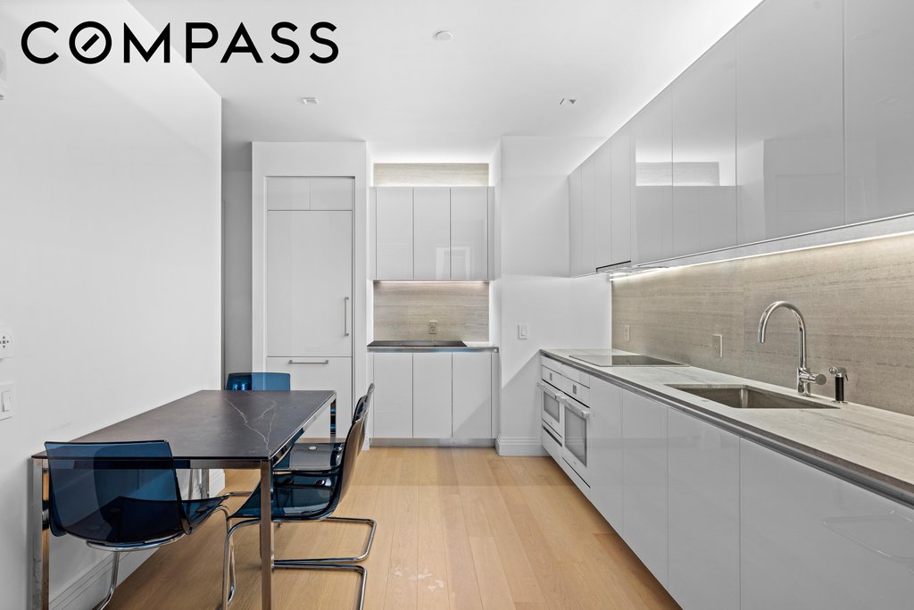 1 Wall Street, Unit 907 photo 2