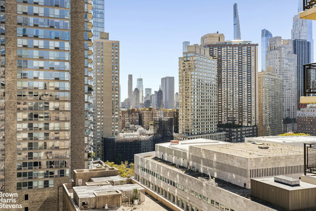 165 West 66th Street, Unit 20F photo 3